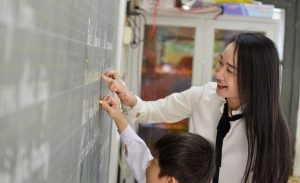 hoc-nganh-su-pham-tieu-hoc-co-tot-khong-12301531